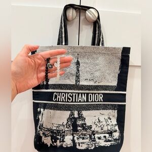 (Last one!!) Dior Novelty Tote 2024 Paris Black White & novelty logo bracelet!